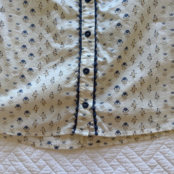 Floral Puff Sleeve Blouse - White and Blue - Picture 12 of 14